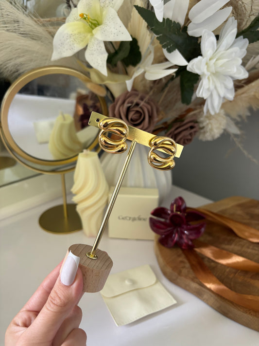 Les boucles d'oreilles Mia